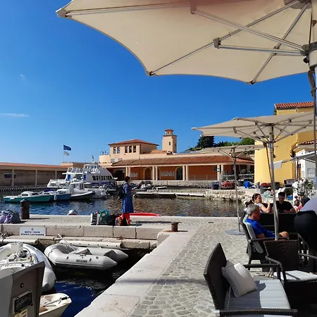 Exclusive Dans 2 Pieces 40 M2 Atypique Original Dans Grande Structure Type D'hote 80 M2 200 M Promenade Des Sejour Bed & Breakfast 4*