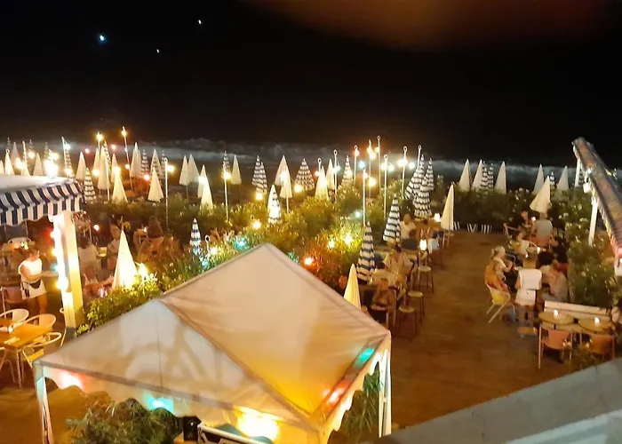 Bed & Breakfast Exclusive Dans 2 Pieces 40 M2 Atypique Original Dans Grande Structure Type D'hote 80 M2 200 M Promenade Des Sejour 4*